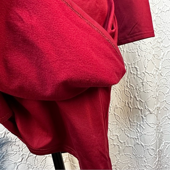 Deep V-Neck Long Sleeve Mini Red Dress with Cut out Back (M) - Picture 5 of 11